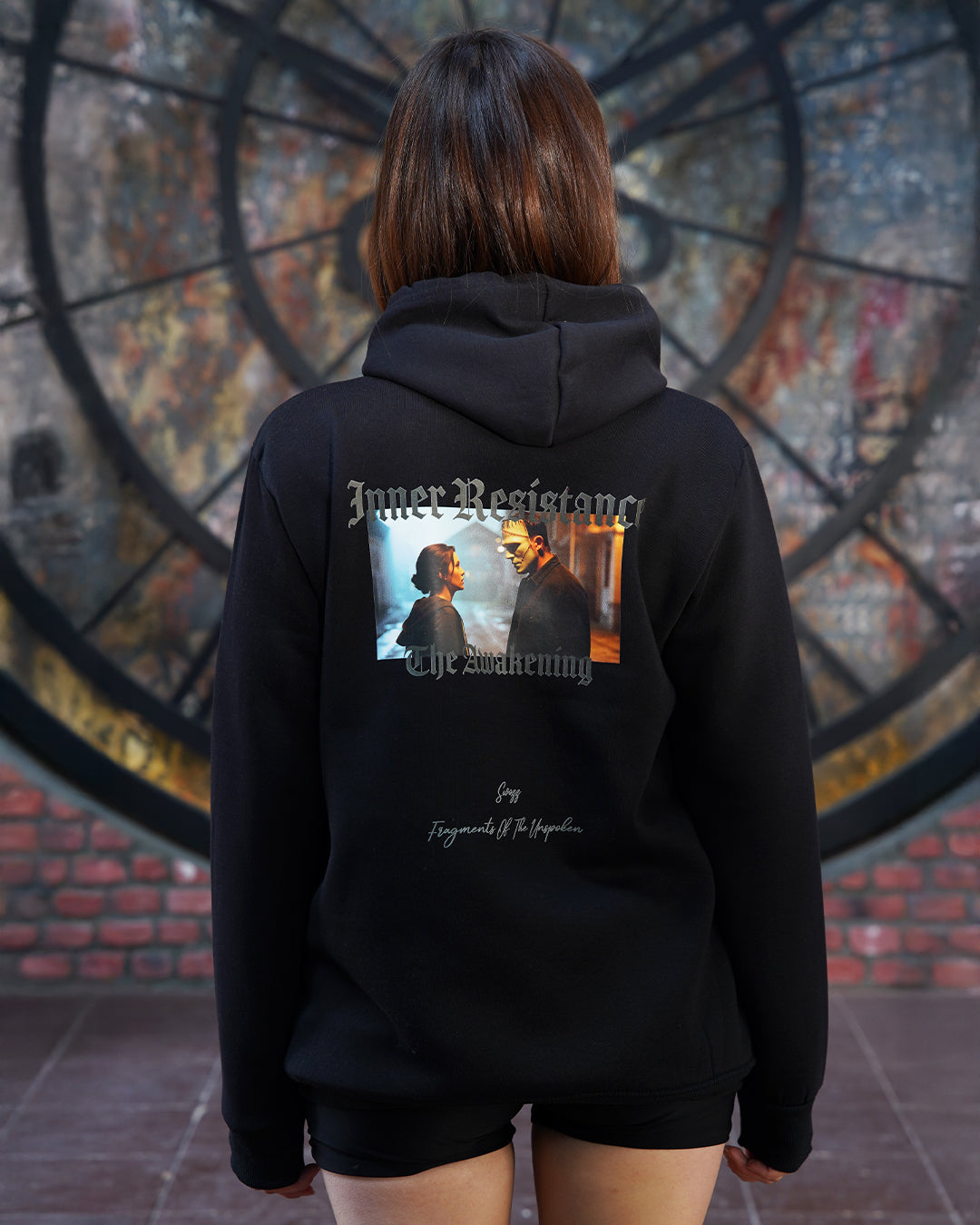 Inner Resistance – The Awakening Kapüşonlu Sweatshirt (Unisex · 3 İplik Şardonlu)